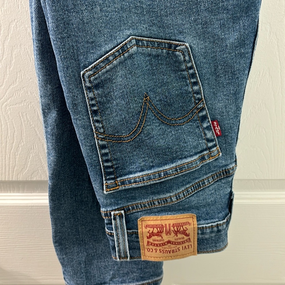 Levi’s wedgie straight high rise jeans